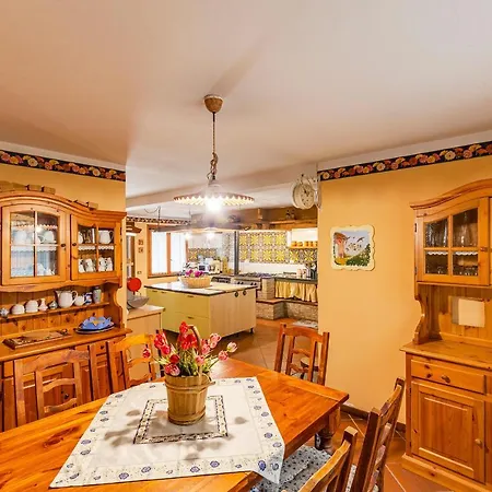 Al Incantato With Pool And Wellness - Happy Villa