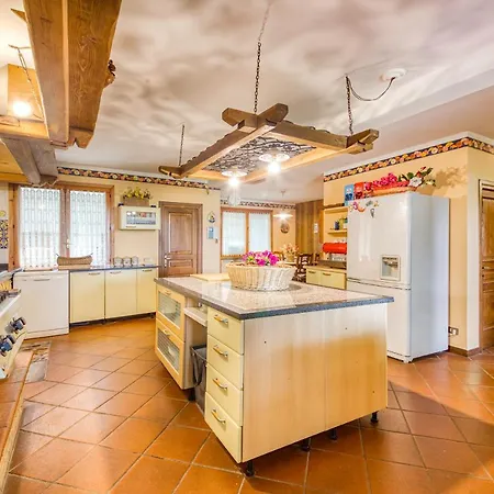 Al Incantato With Pool And Wellness - Happy Villa